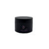 La crème de nuit au CBD est un produit de soin de la peau formulé pour être utilisé avant de se coucher. Elle contient du cannabidiol, un composé issu de la plante de chanvre qui peut avoir des propriétés apaisantes, anti-inflammatoires et hydratantes. La crème de nuit au CBD peut être enrichie d'ingrédients tels que l'acide hyaluronique, la vitamine E et les huiles végétales pour aider à nourrir la peau en profondeur et à réduire l'apparence des rides et ridules. Elle peut également aider à réduire les rougeurs, les irritations et les inflammations de la peau. La crème de nuit au CBD est souvent formulée pour être douce et non irritante pour la peau.